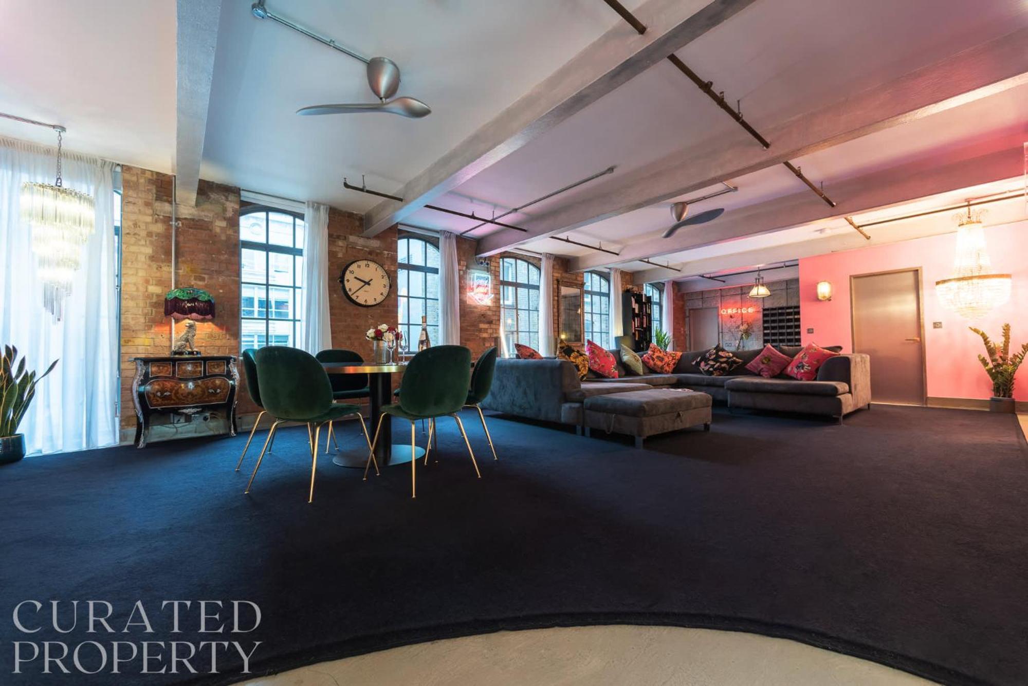 Amazingly Luxurious Loft Apartment, Soho - 3 Bedrooms, 2 Bath & Office Apartment London